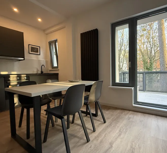 Frisch modernisierte 1,5-Zimmer Wohnung mit großen Balkon in Berlin-Zehlendorf — photo 1